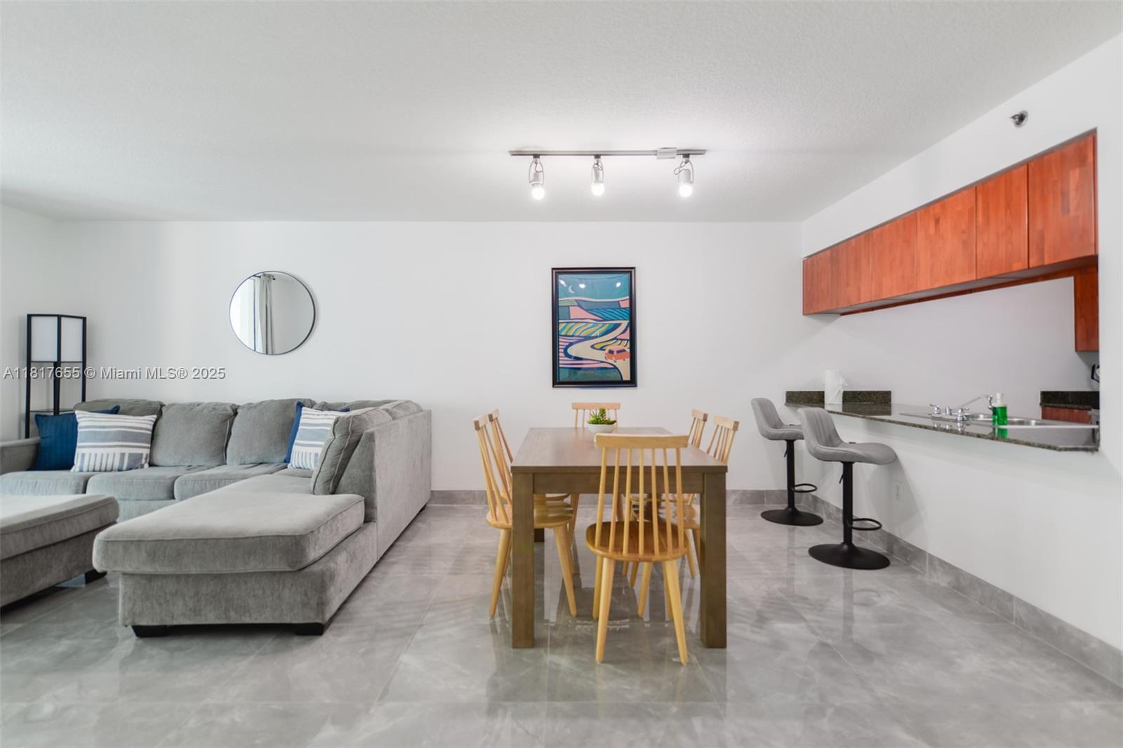 Property photo # 6