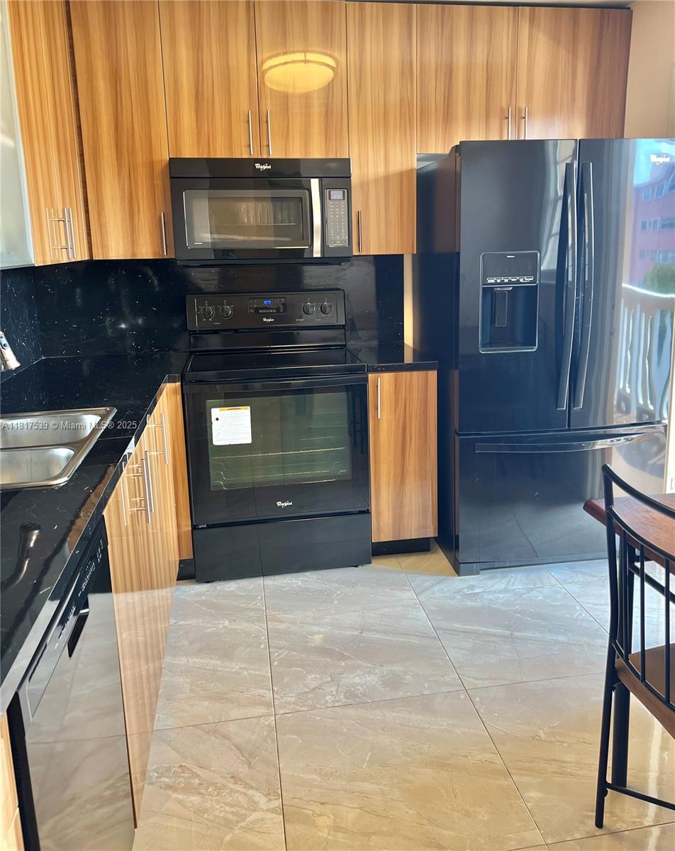 219 NE 14th Ave #401, Hallandale Beach, Florida image 3