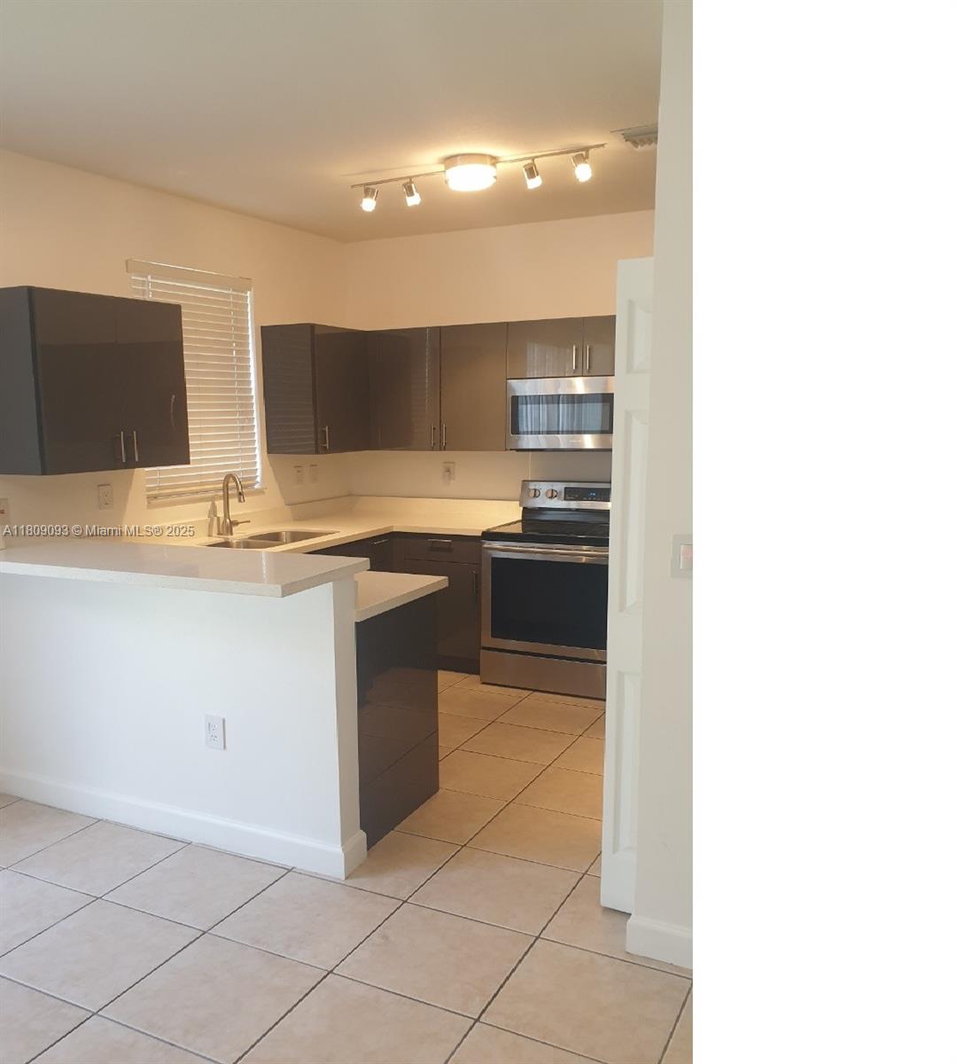 Residential, Homestead, Florida image 16