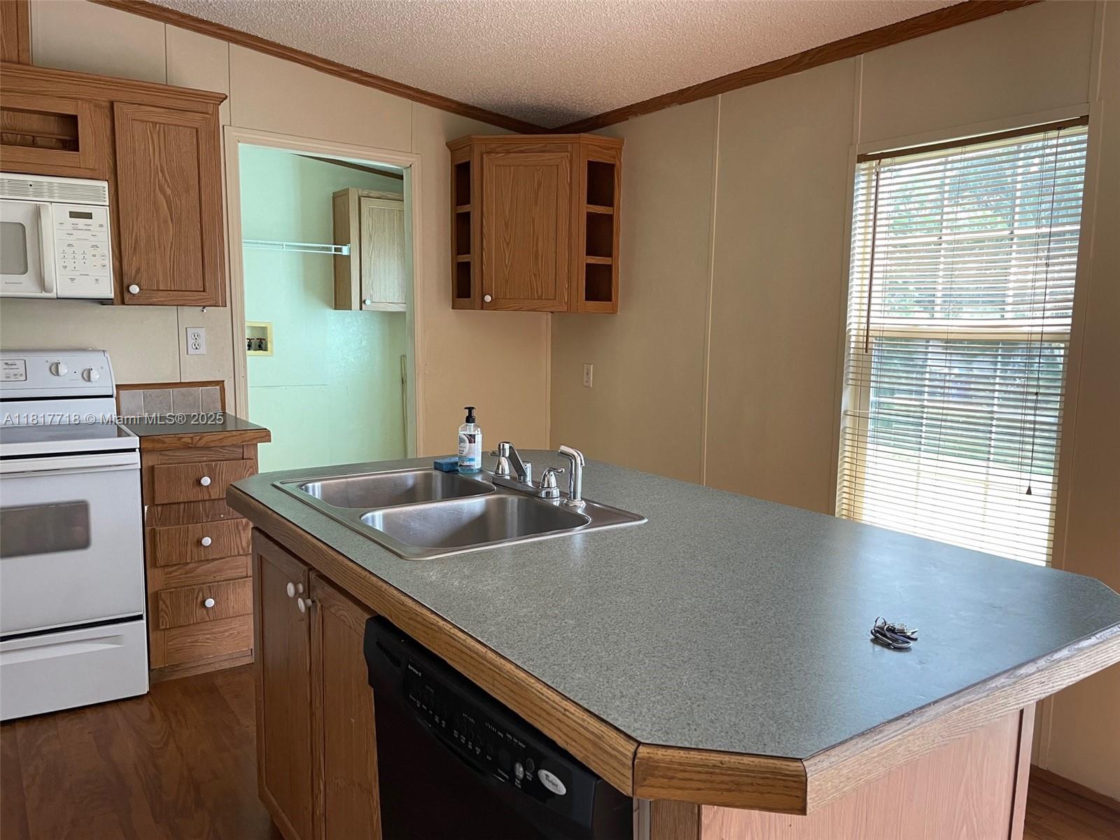 Property photo # 6