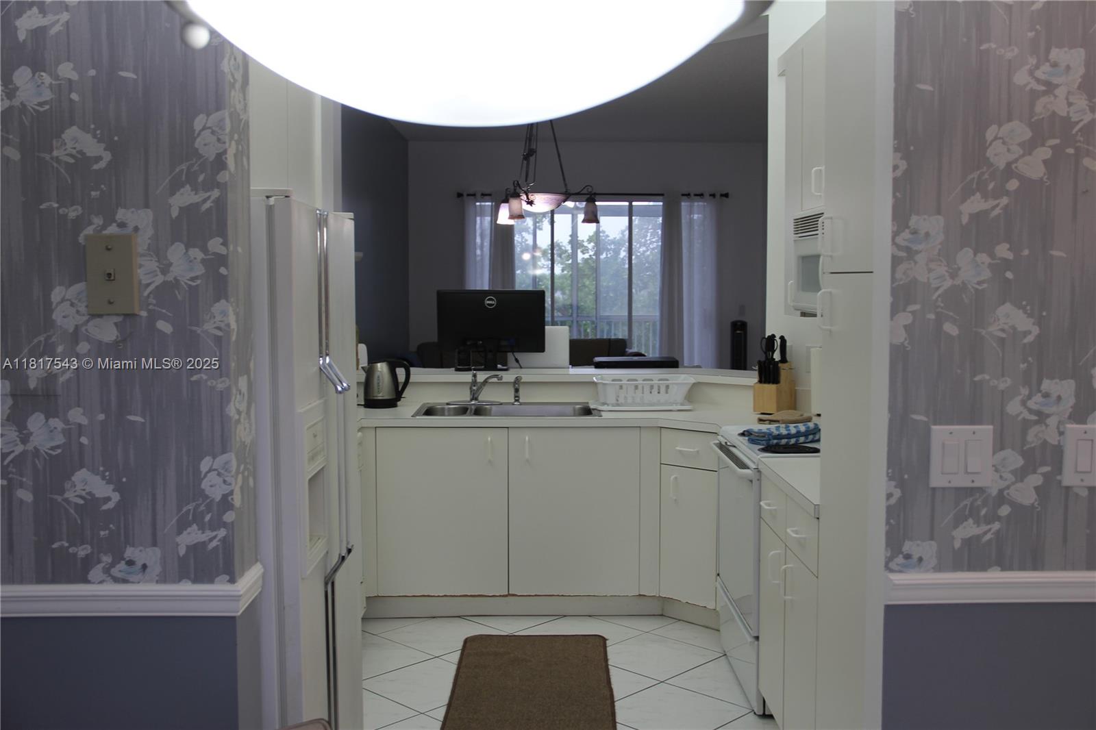 9575 Weldon Cir #C413, Tamarac, Florida image 15