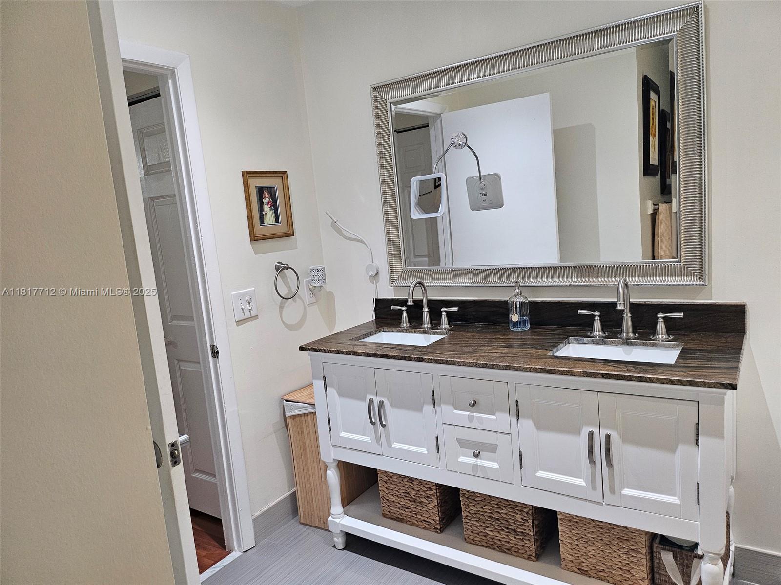 10270 NW 46th St, Doral, Florida image 14