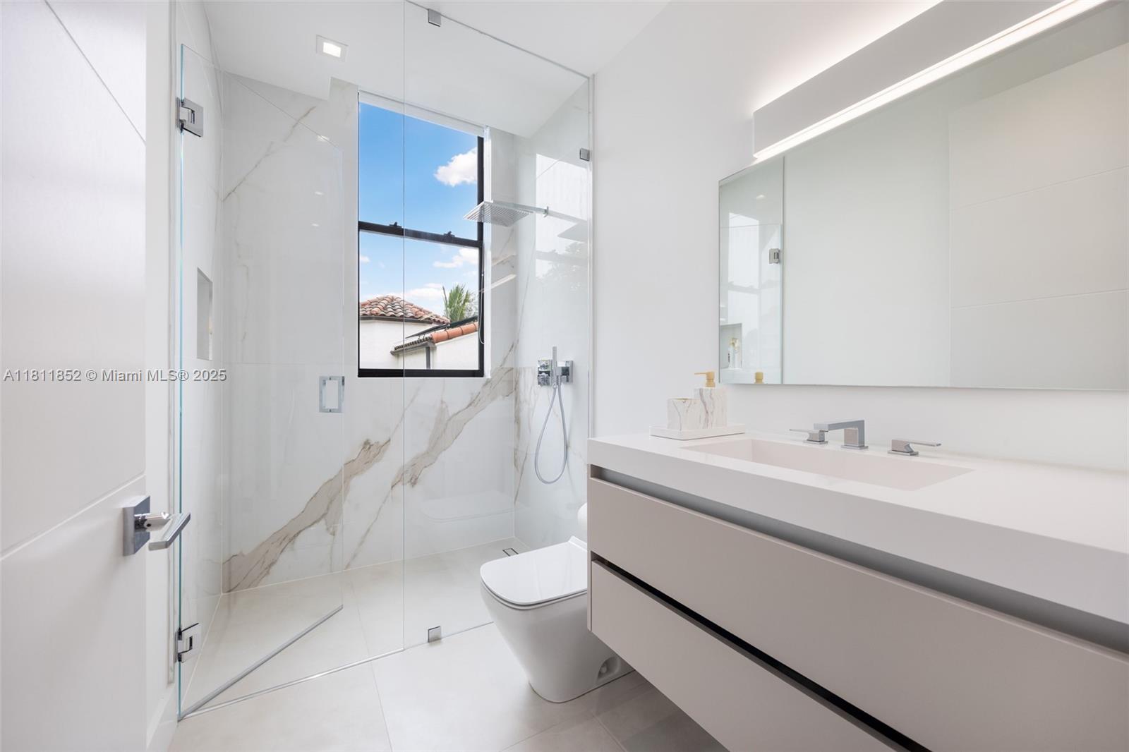 5630 Pine Tree Dr, Miami Beach, Florida image 37