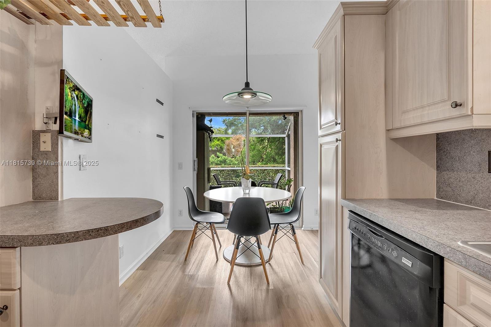 Property photo # 4