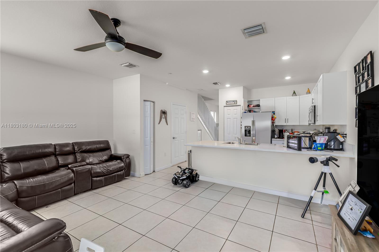 10625 W 32nd Ln, Hialeah, Florida image 15