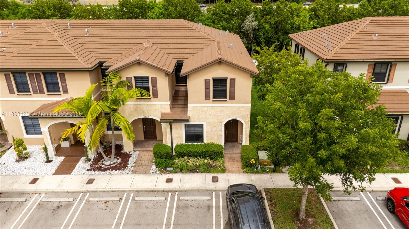 10625 W 32nd Ln, Hialeah, Florida image 3