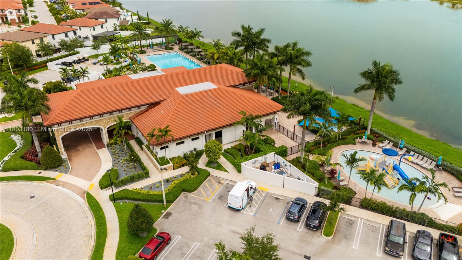 10625 W 32nd Ln, Hialeah, Florida image 35