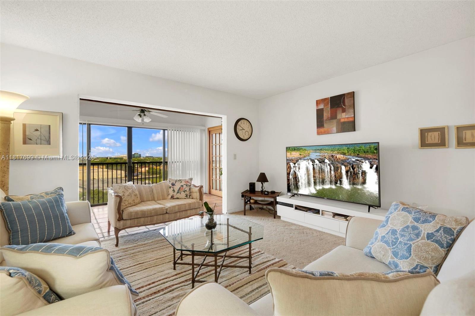 2206 S Cypress Bend Dr #904, Pompano Beach, Florida image 13