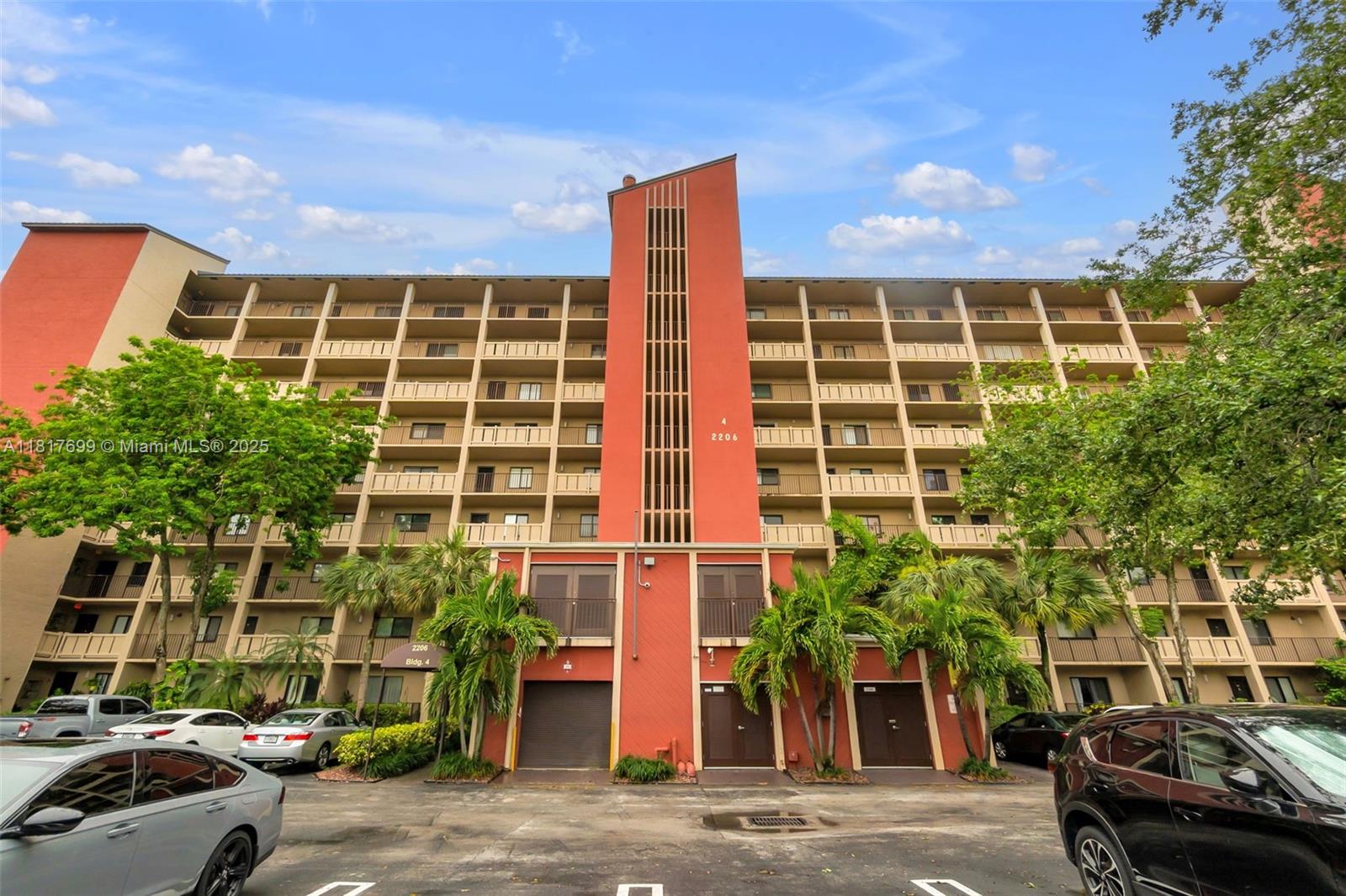 2206 S Cypress Bend Dr #904, Pompano Beach, Florida image 31