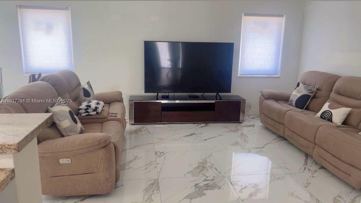 4711 NW 178th Ter, Miami Gardens, Florida image 2