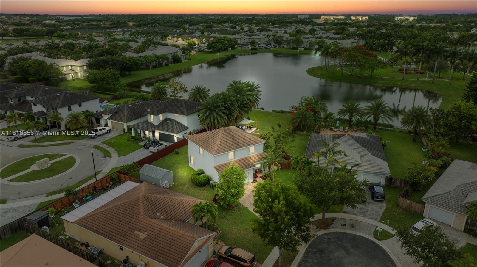 402 SE 30th Ter, Homestead, Florida image 1