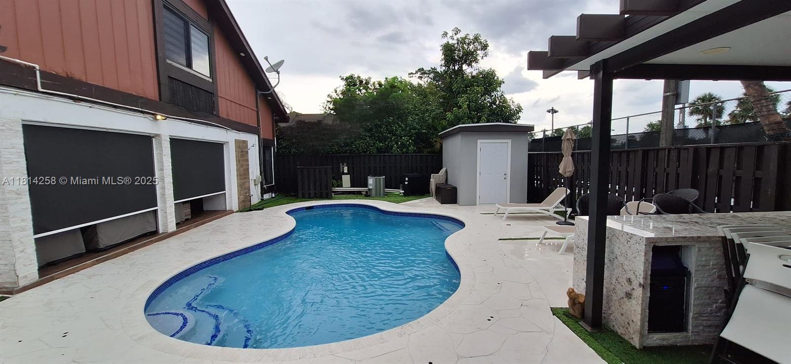 1601 E Sandpiper Cir, Pembroke Pines, Florida image 25