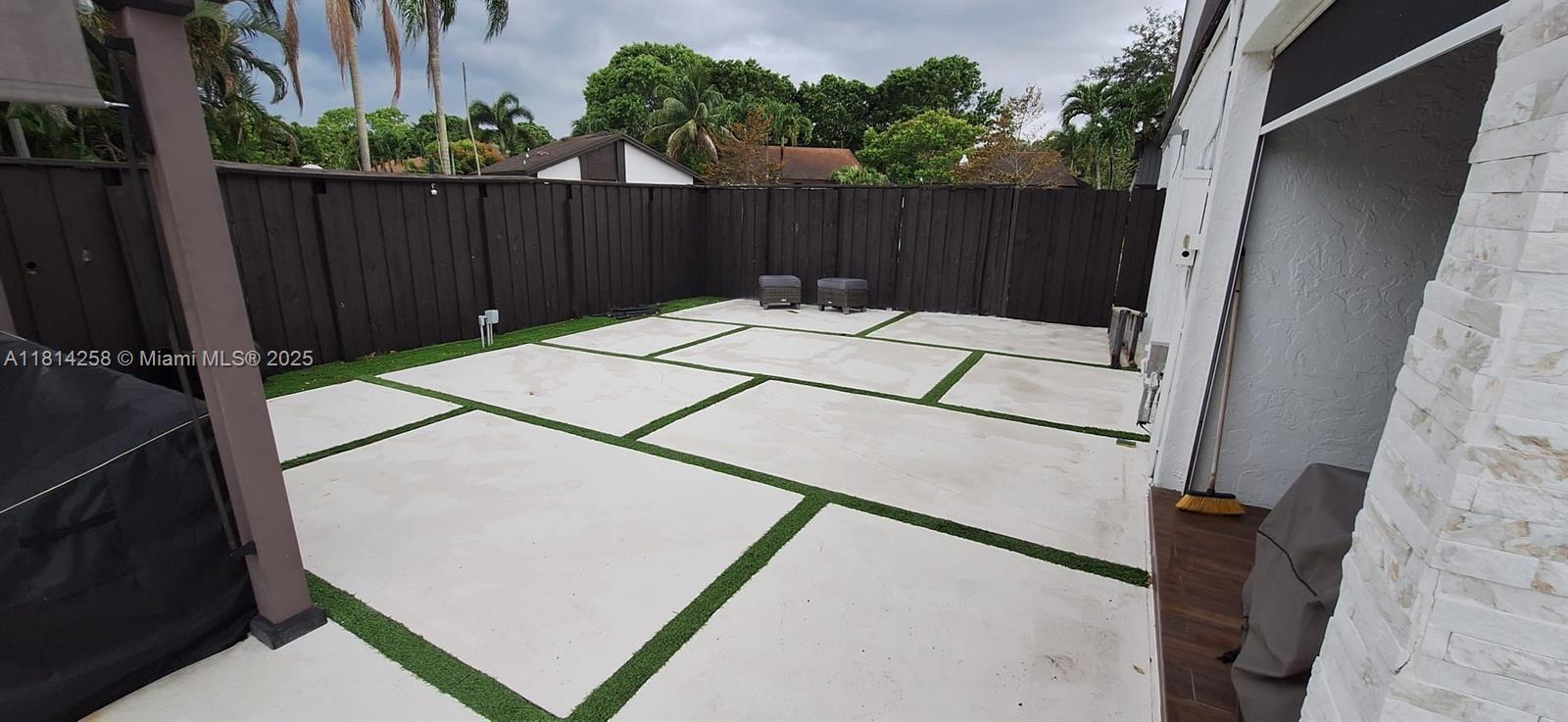 1601 E Sandpiper Cir, Pembroke Pines, Florida image 27