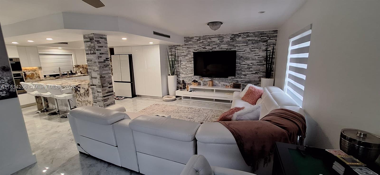 1601 E Sandpiper Cir, Pembroke Pines, Florida image 4