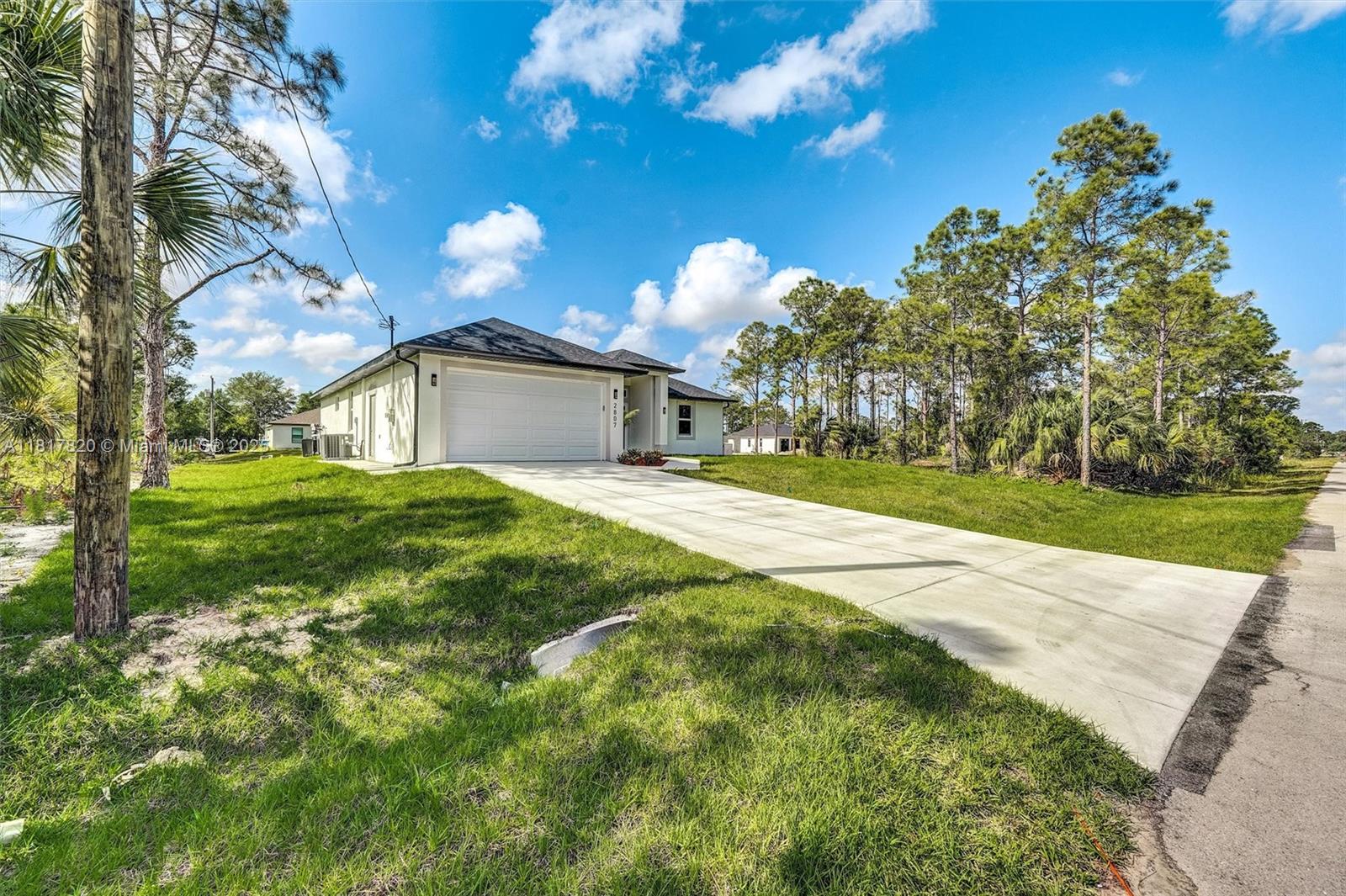 2807 40 St W, Lehigh Acres, Florida image 3