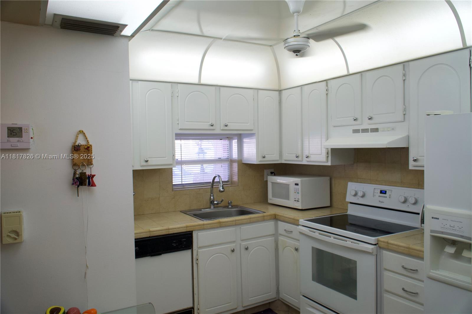 9820 S Hollybrook Lake Dr #106, Pembroke Pines, Florida image 4