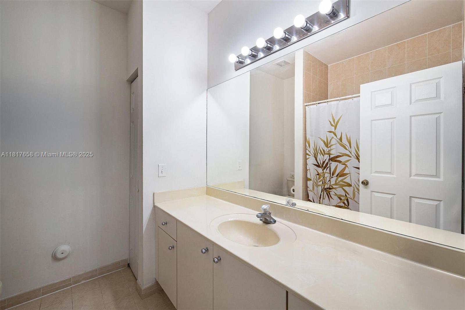 2741 NE 4th St #204, Homestead, Florida image 3