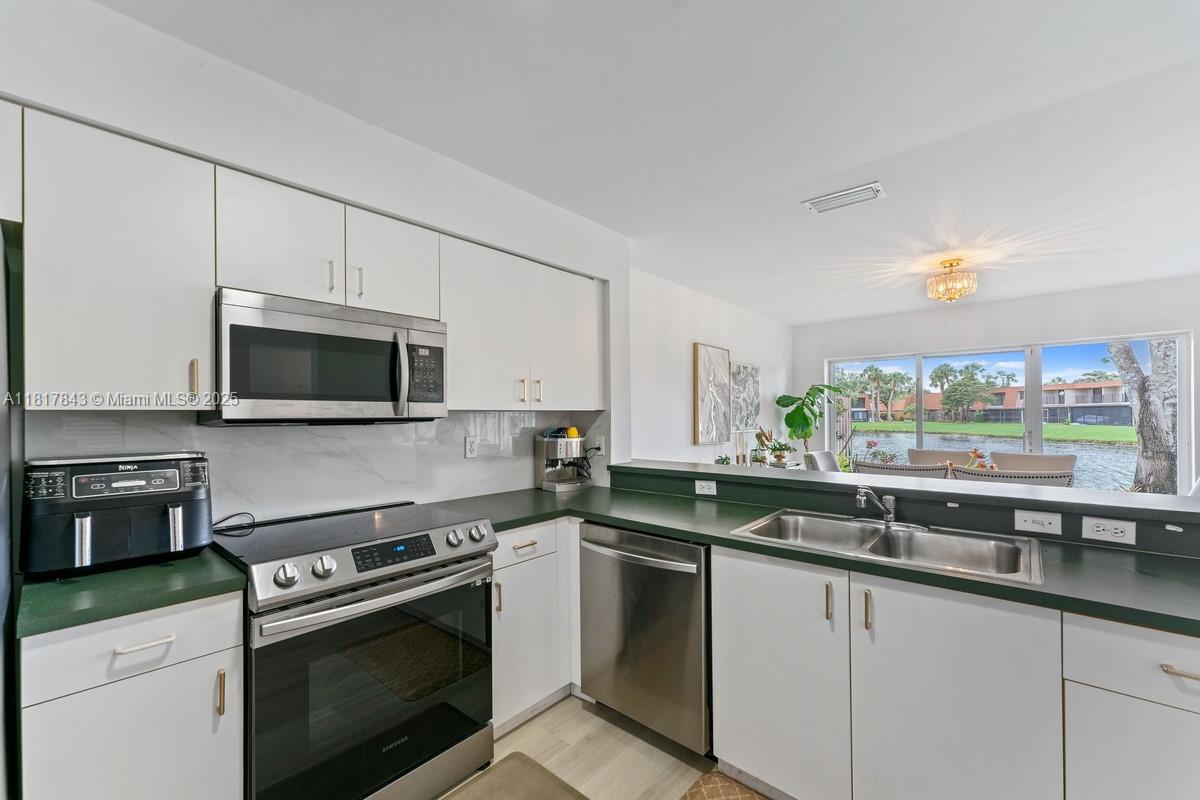 11045 SW 16th Mnr, Davie, Florida image 13
