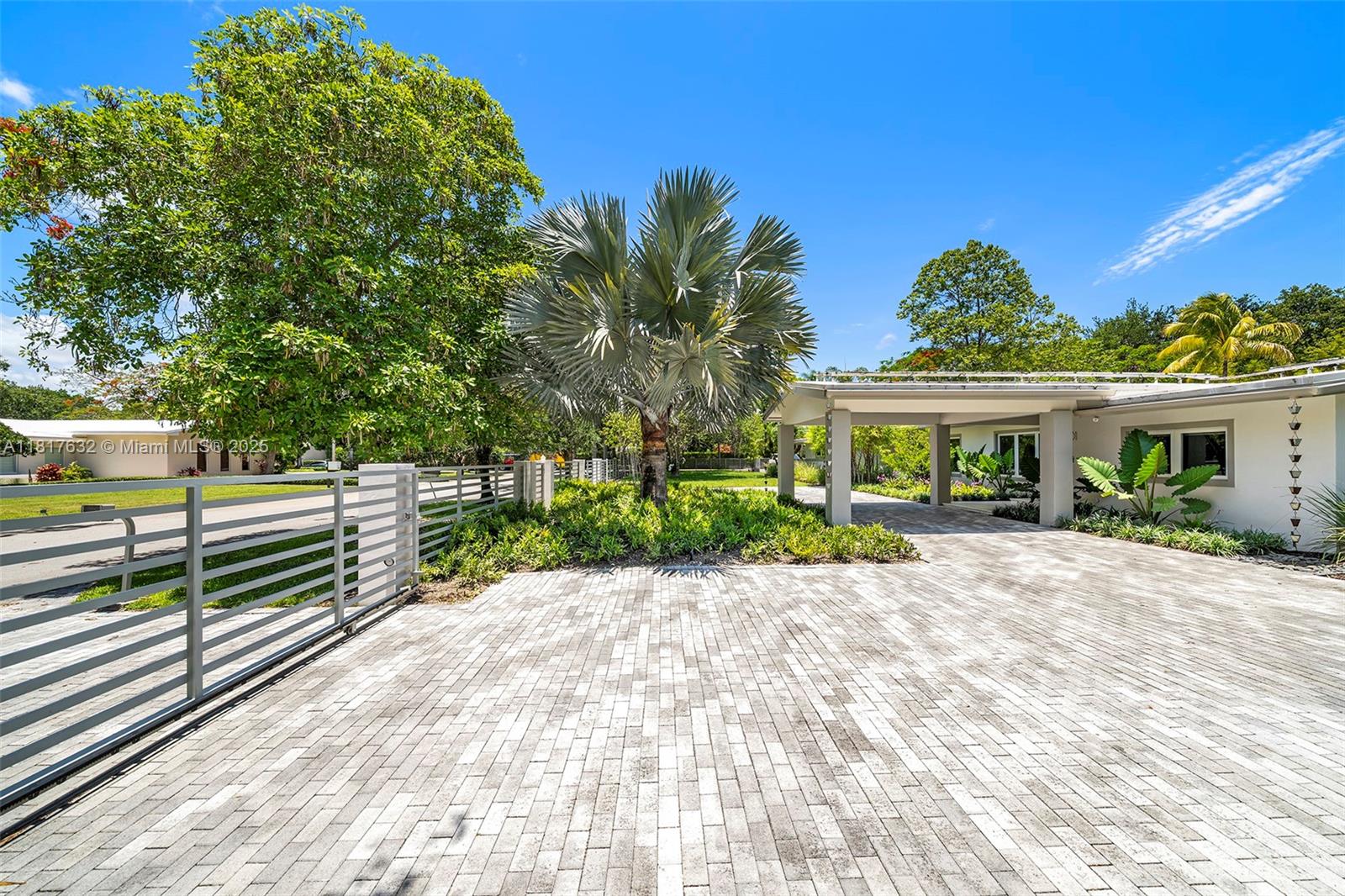 11001 SW 64th Ave, Pinecrest, Florida image 32