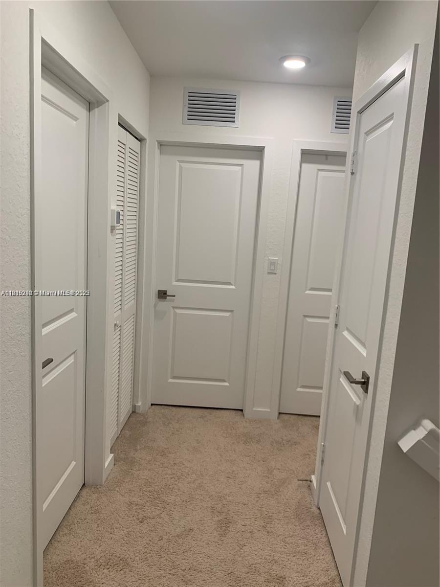 1041 SE 23rd Ter, Homestead, Florida image 6