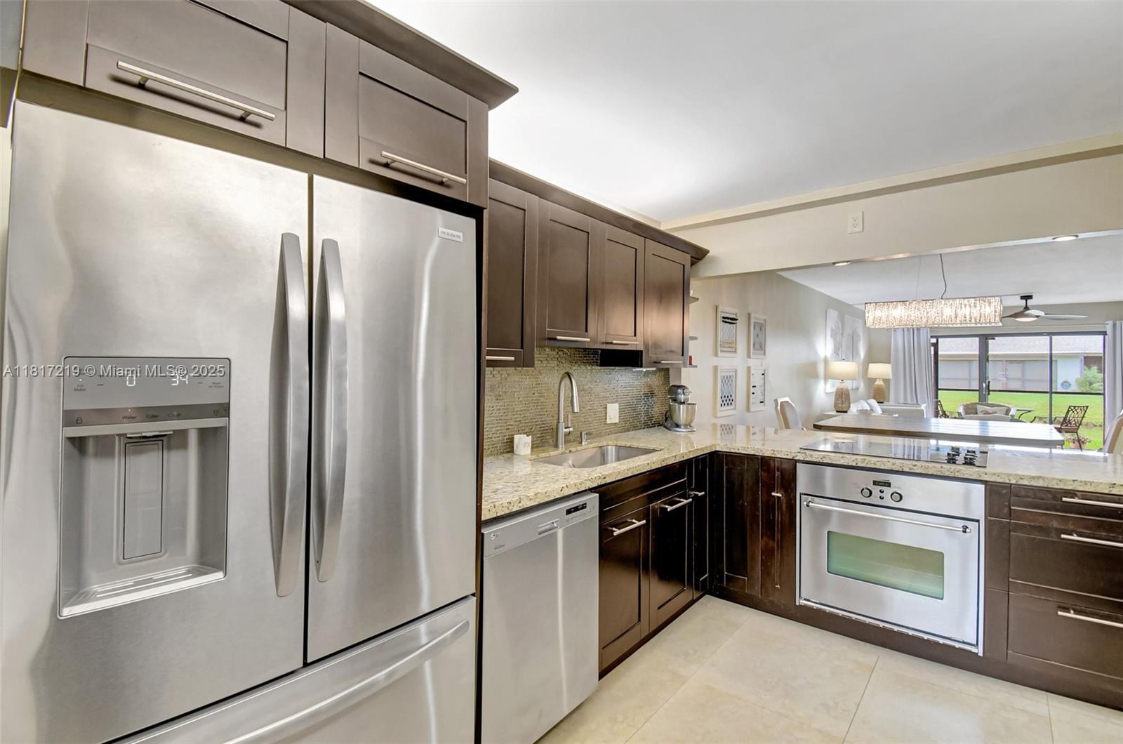 441 Lakeview Dr #103, Weston, Florida image 9