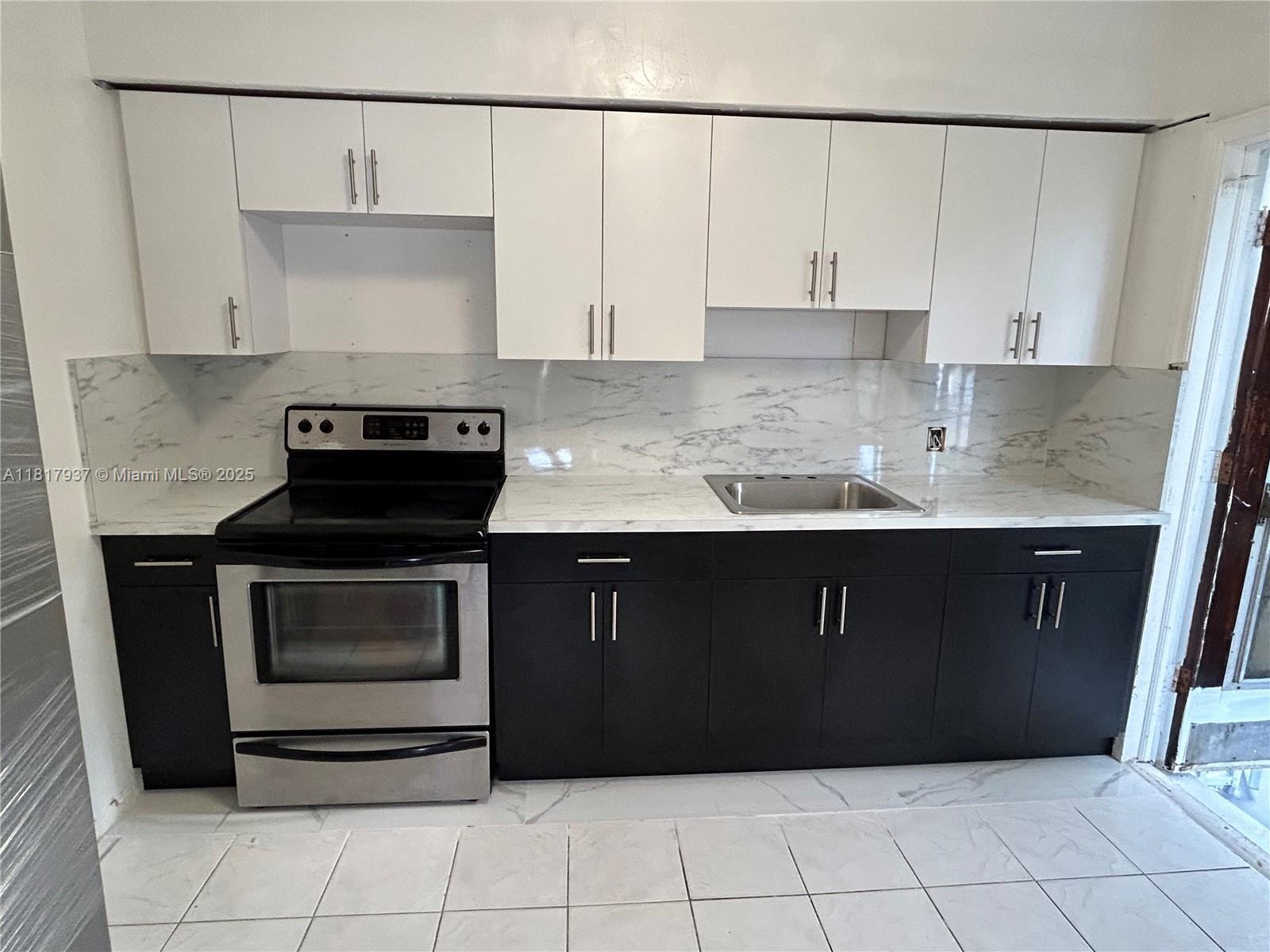 3072 SW 16th St, Miami, Florida image 3