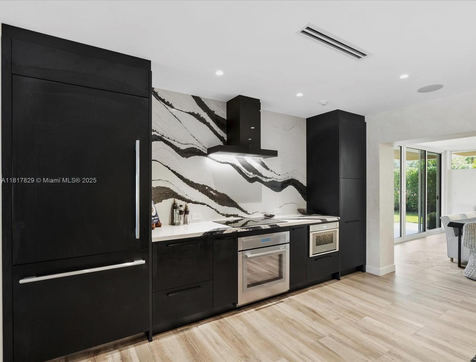 2371 Bayview Ln, North Miami, Florida image 11