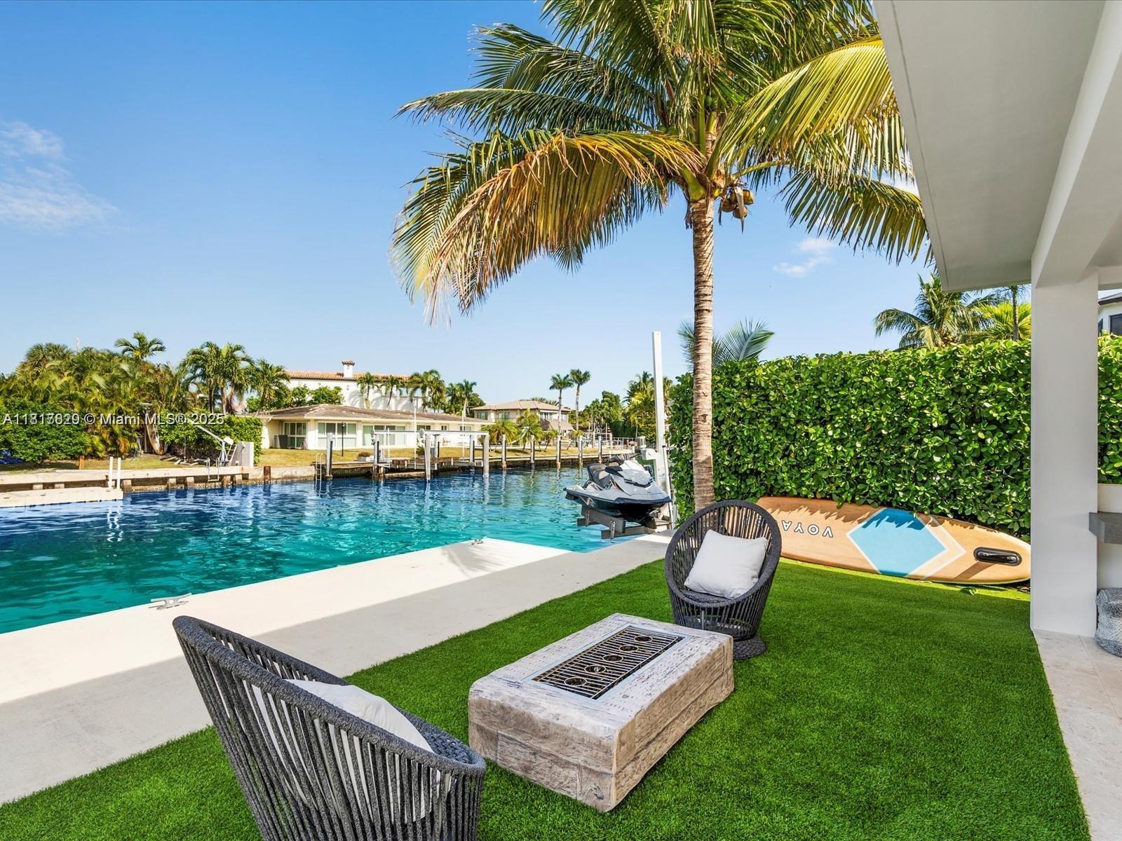 2371 Bayview Ln, North Miami, Florida image 26