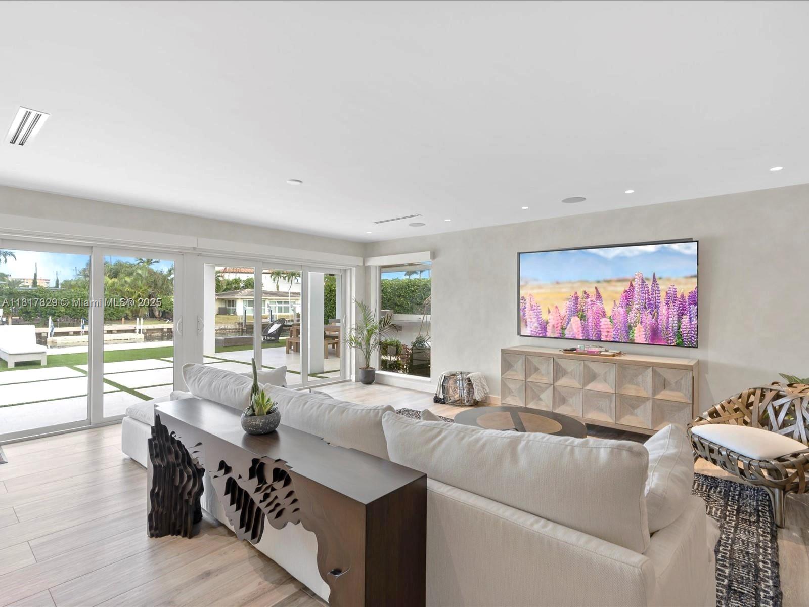 2371 Bayview Ln, North Miami, Florida image 39