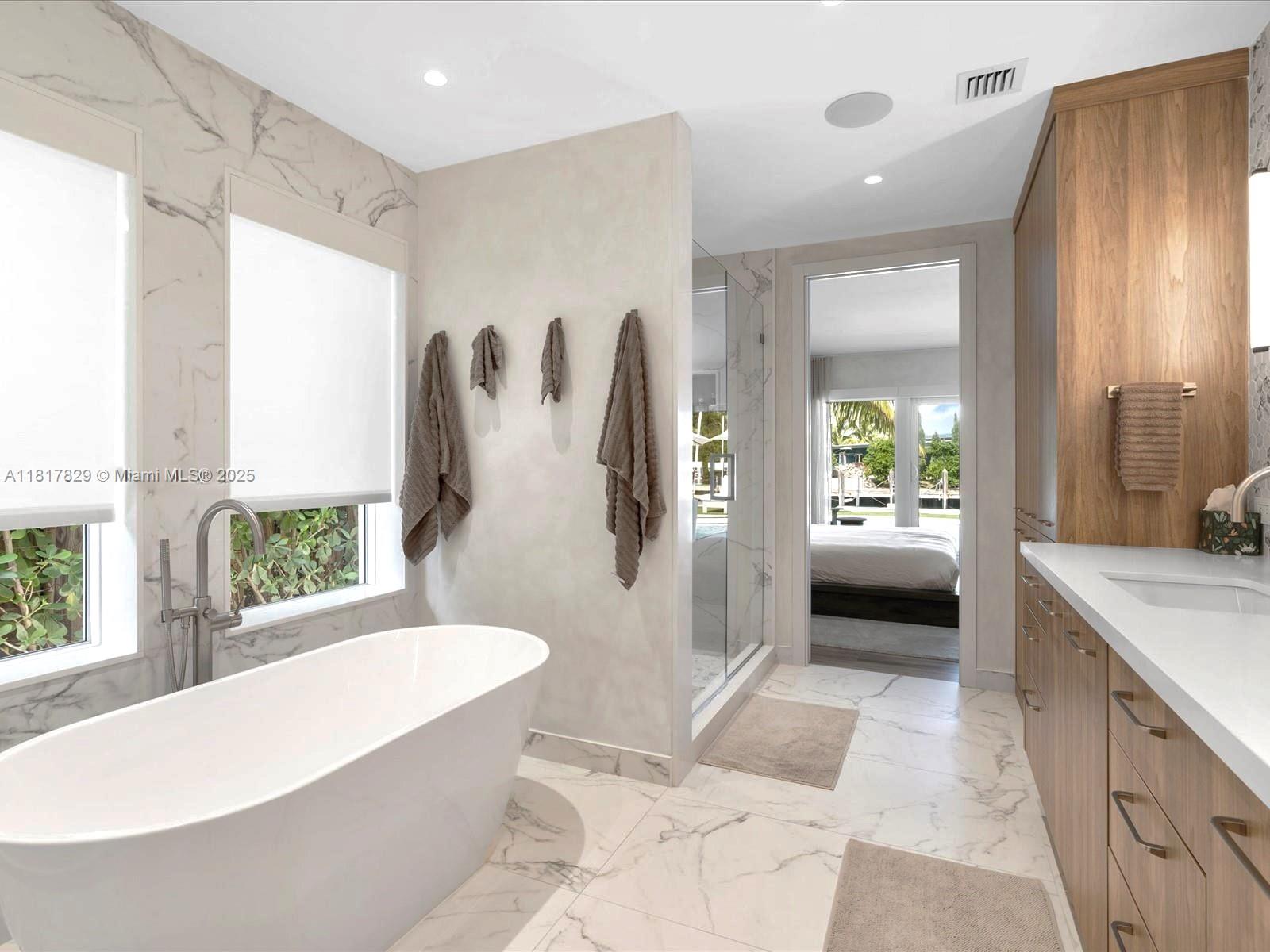 2371 Bayview Ln, North Miami, Florida image 7