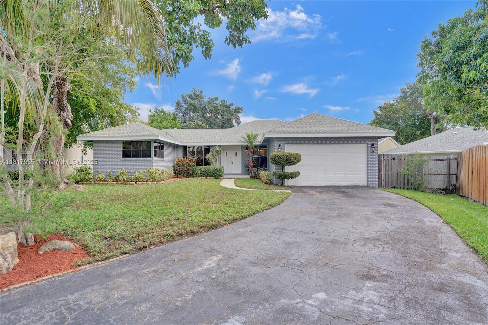 4459 NW 113th Ln, Coral Springs, Florida image 2