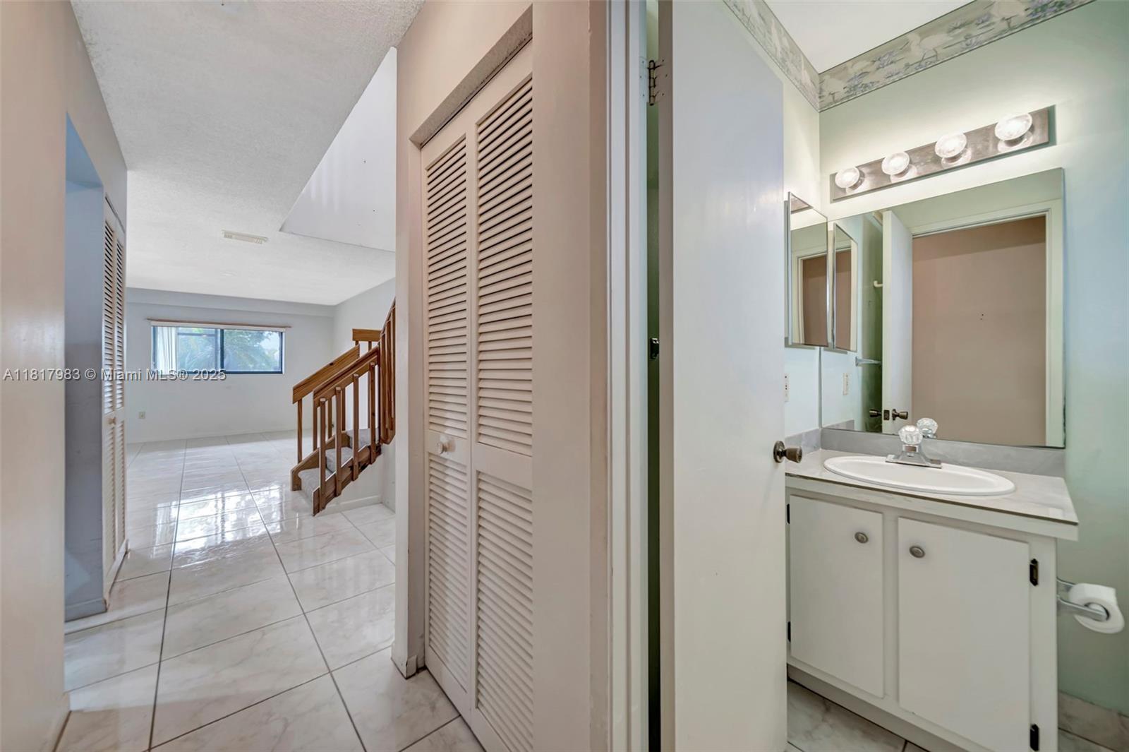 1615 N 14th Ter, Hollywood, Florida image 15