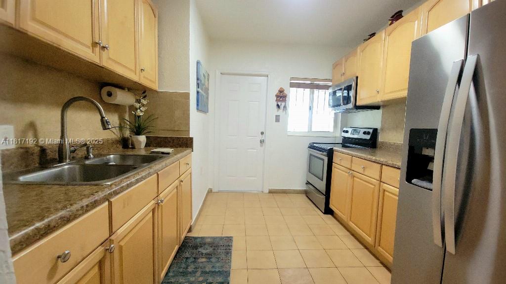 200 W 53rd Ter, Hialeah, Florida image 5