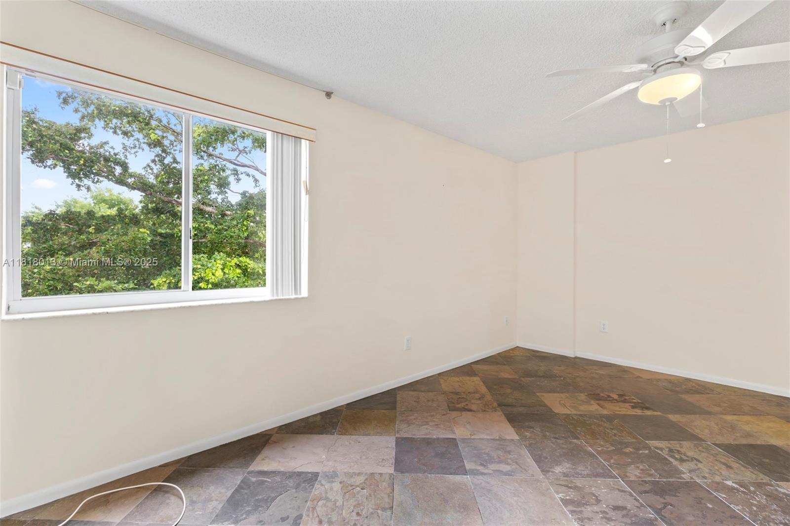 9511 Weldon Cir #G406, Tamarac, Florida image 18