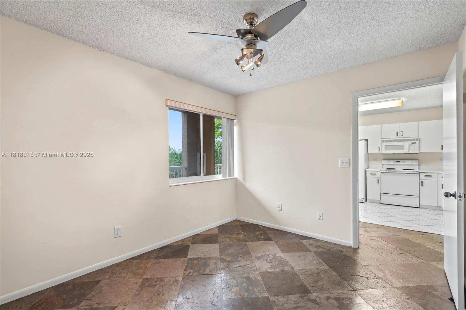 9511 Weldon Cir #G406, Tamarac, Florida image 29