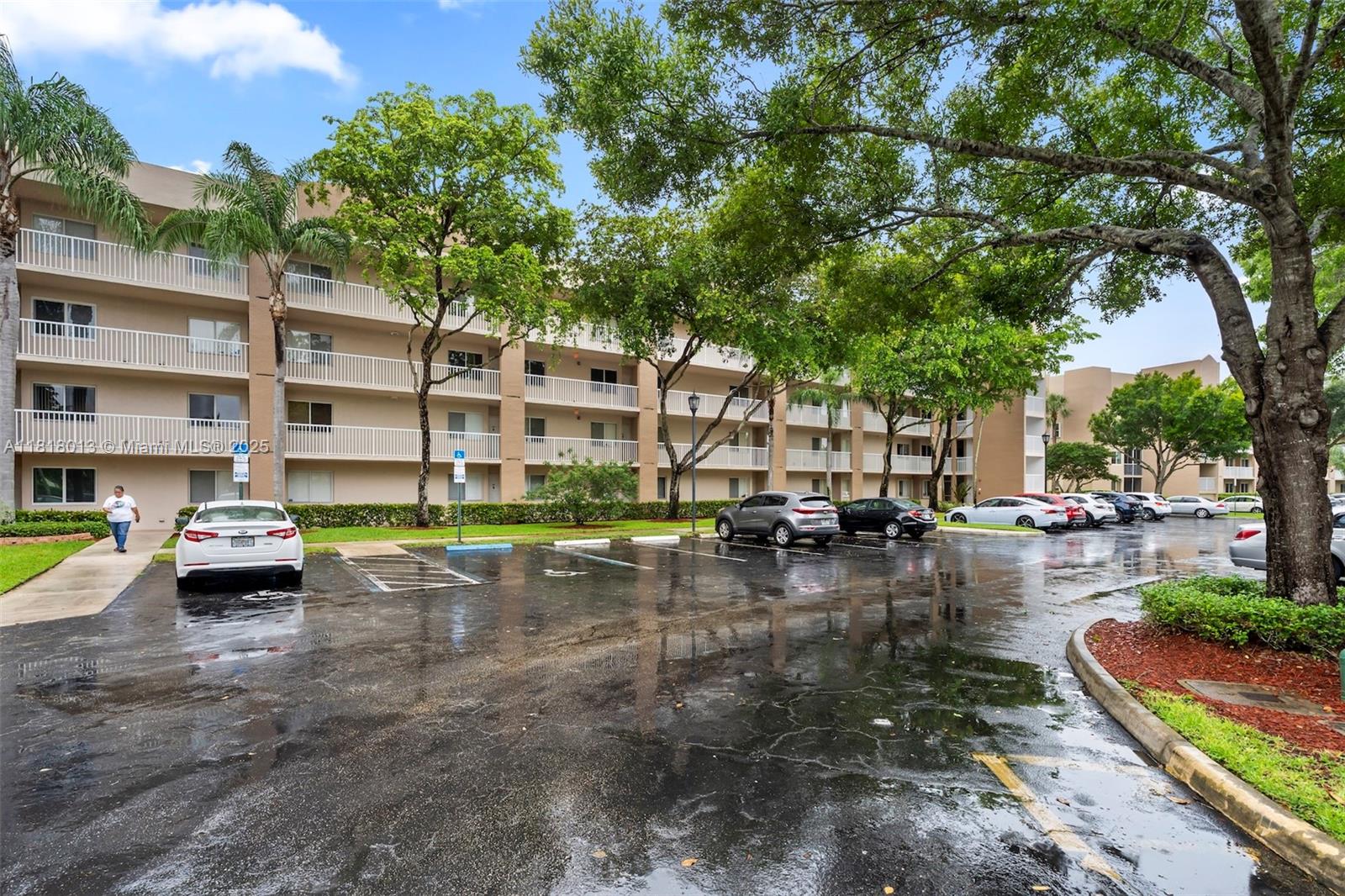 9511 Weldon Cir #G406, Tamarac, Florida image 37