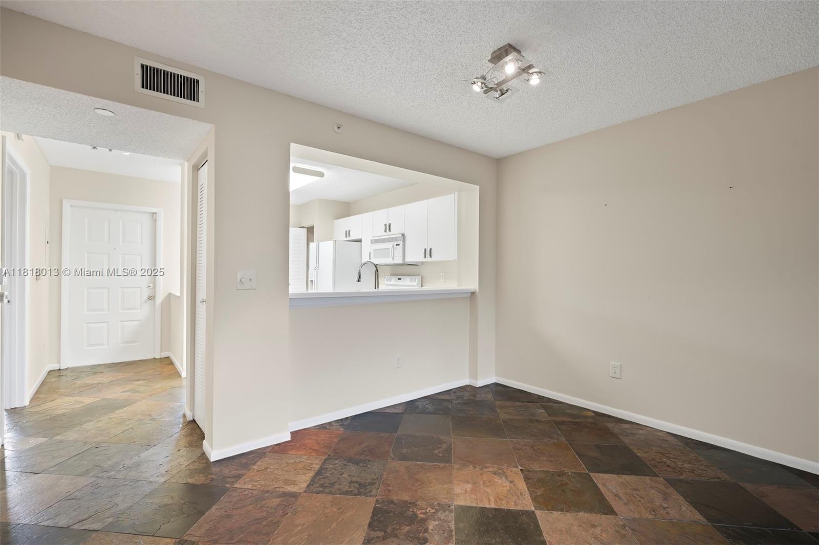 9511 Weldon Cir #G406, Tamarac, Florida image 8