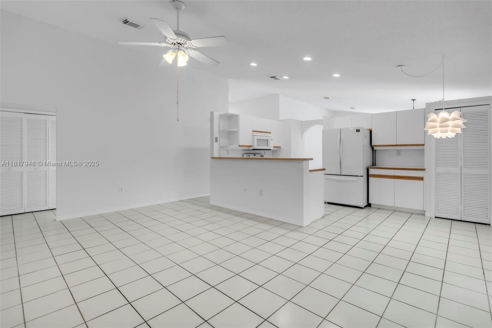 1061 NW 191st Ave, Pembroke Pines, Florida image 4