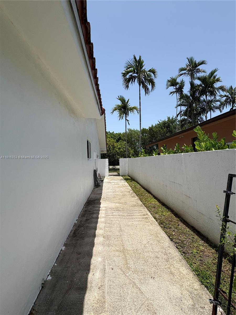 2430 SW 99th Ave, Miami, Florida image 31