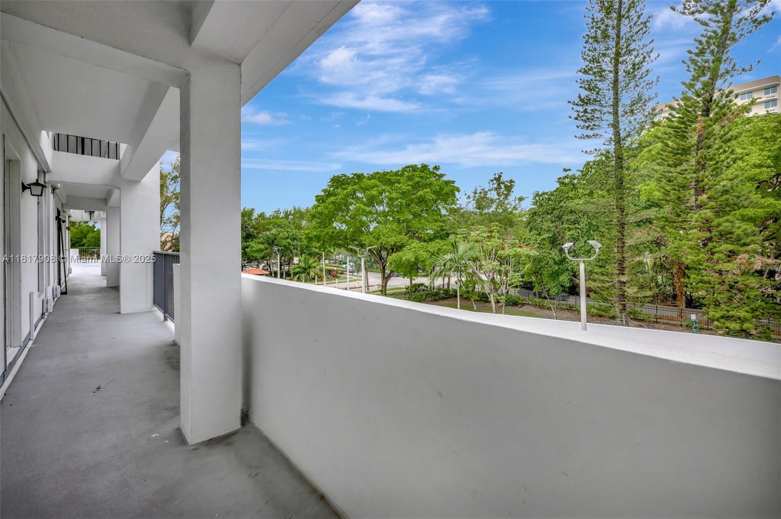 2730 NE 183rd St #TH03, Aventura, Florida image 18