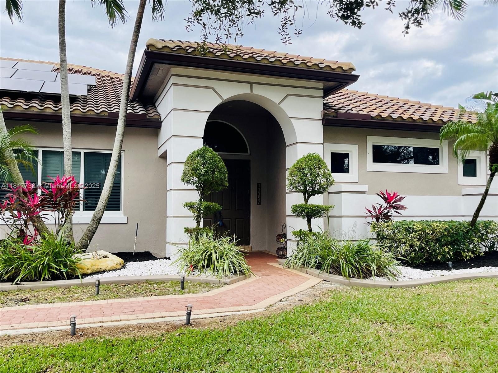 13357 SW 42nd Street, Davie, Florida image 2
