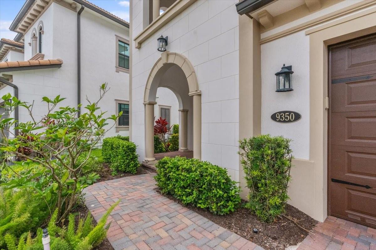 9350 E Meridian Dr E, Parkland, Florida image 36