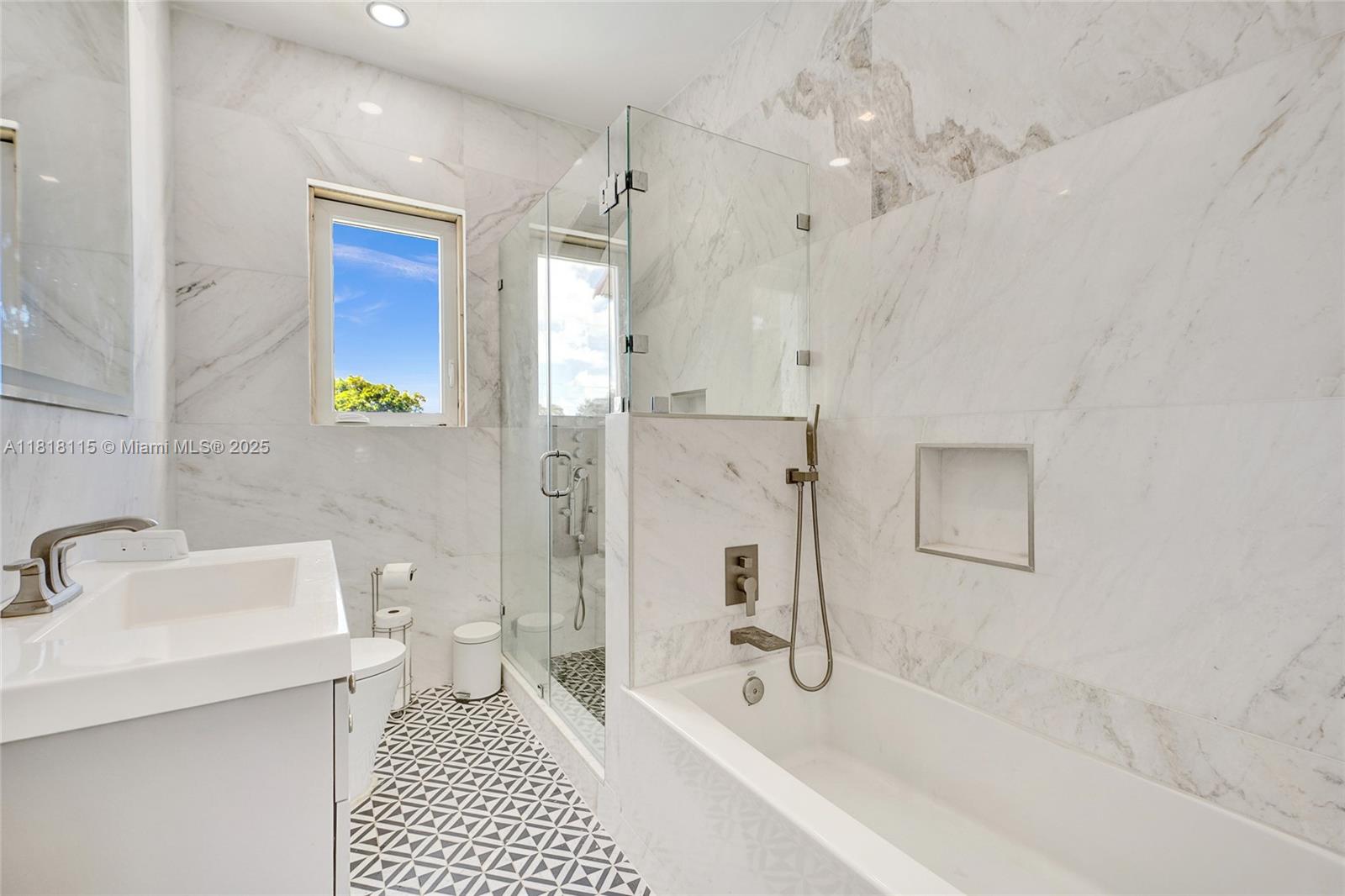 1731 NE 171st St, North Miami Beach, Florida image 36