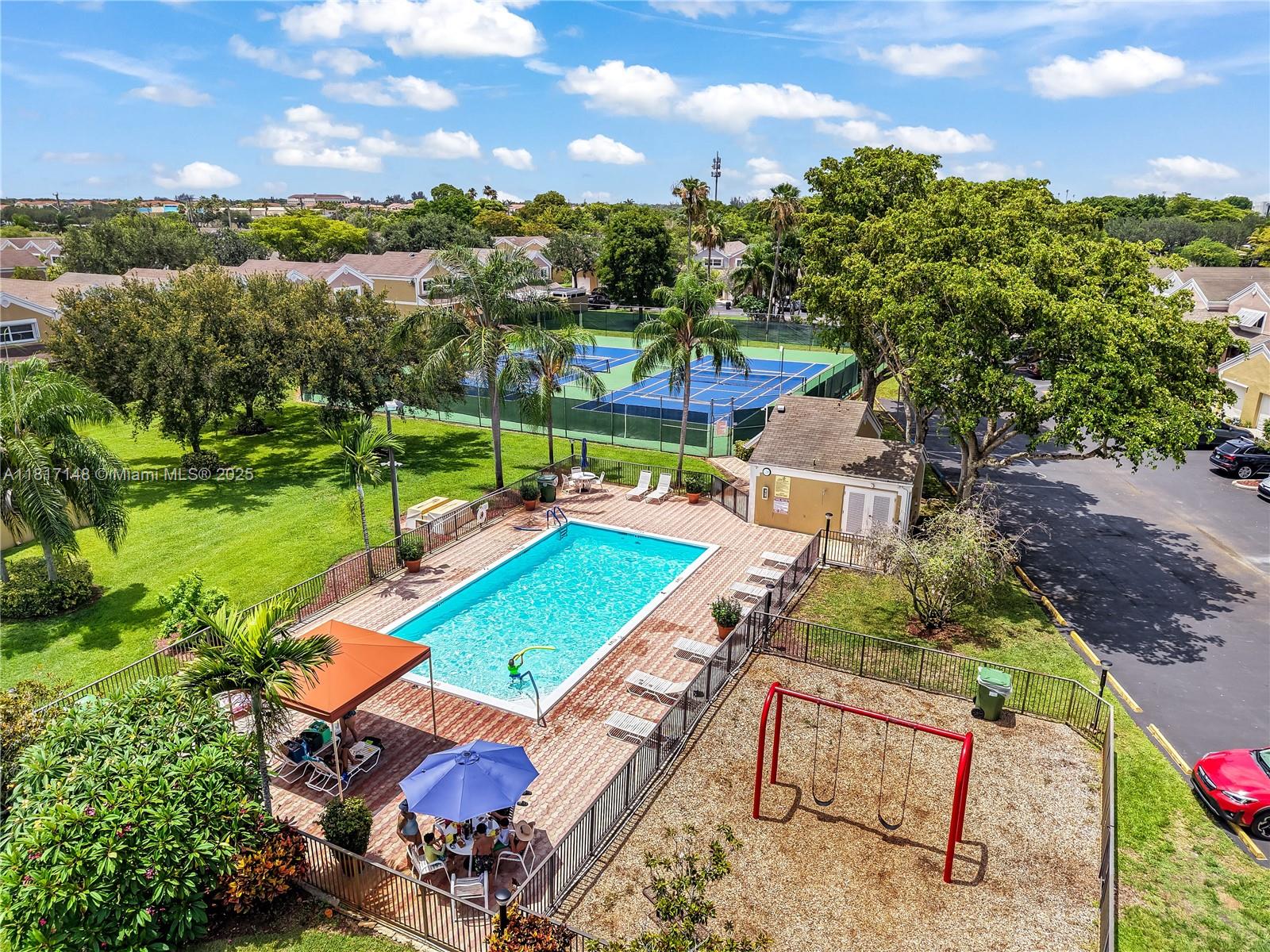 1325 NW 123rd Ter, Pembroke Pines, Florida image 5