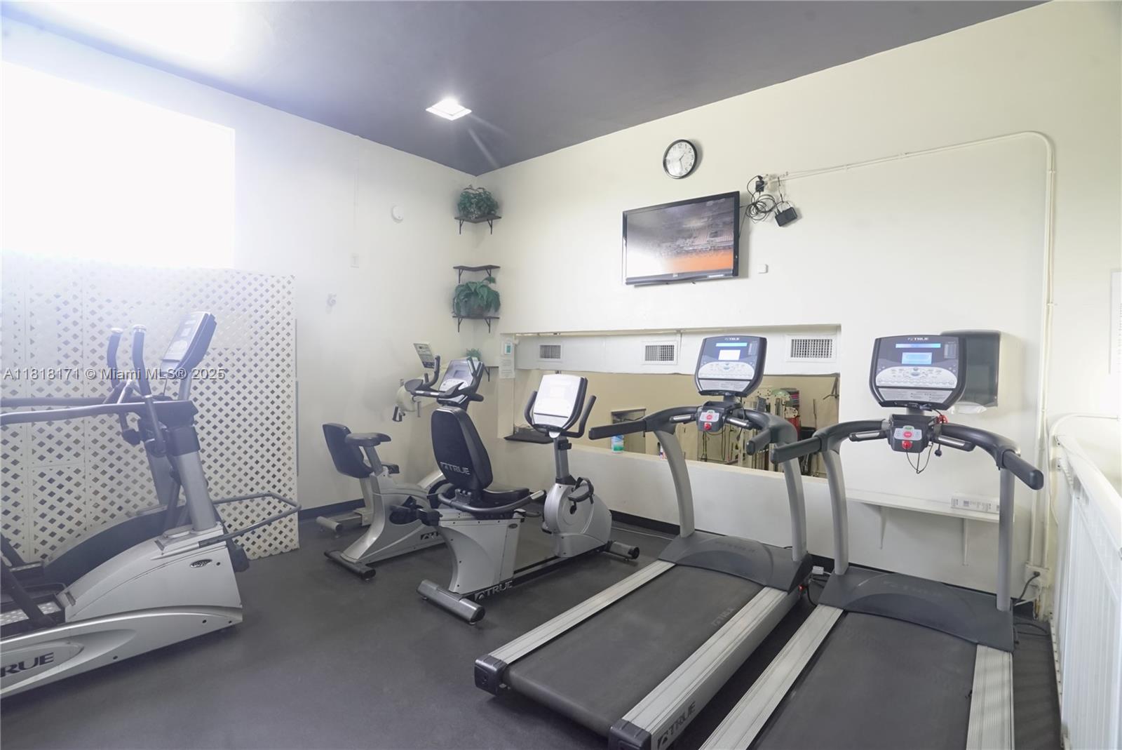 670 Tennis Club Dr #307, Fort Lauderdale, Florida image 29
