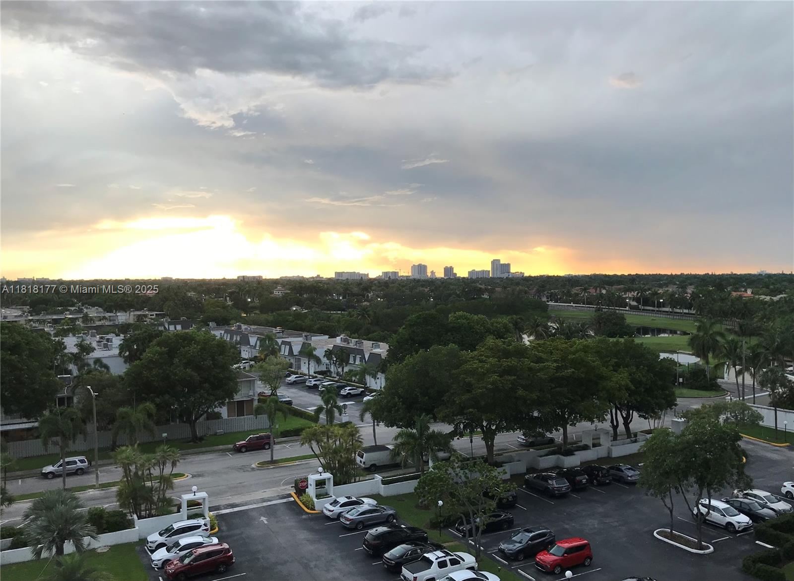 1000 Parkview Dr #811, Hallandale Beach, Florida image 18