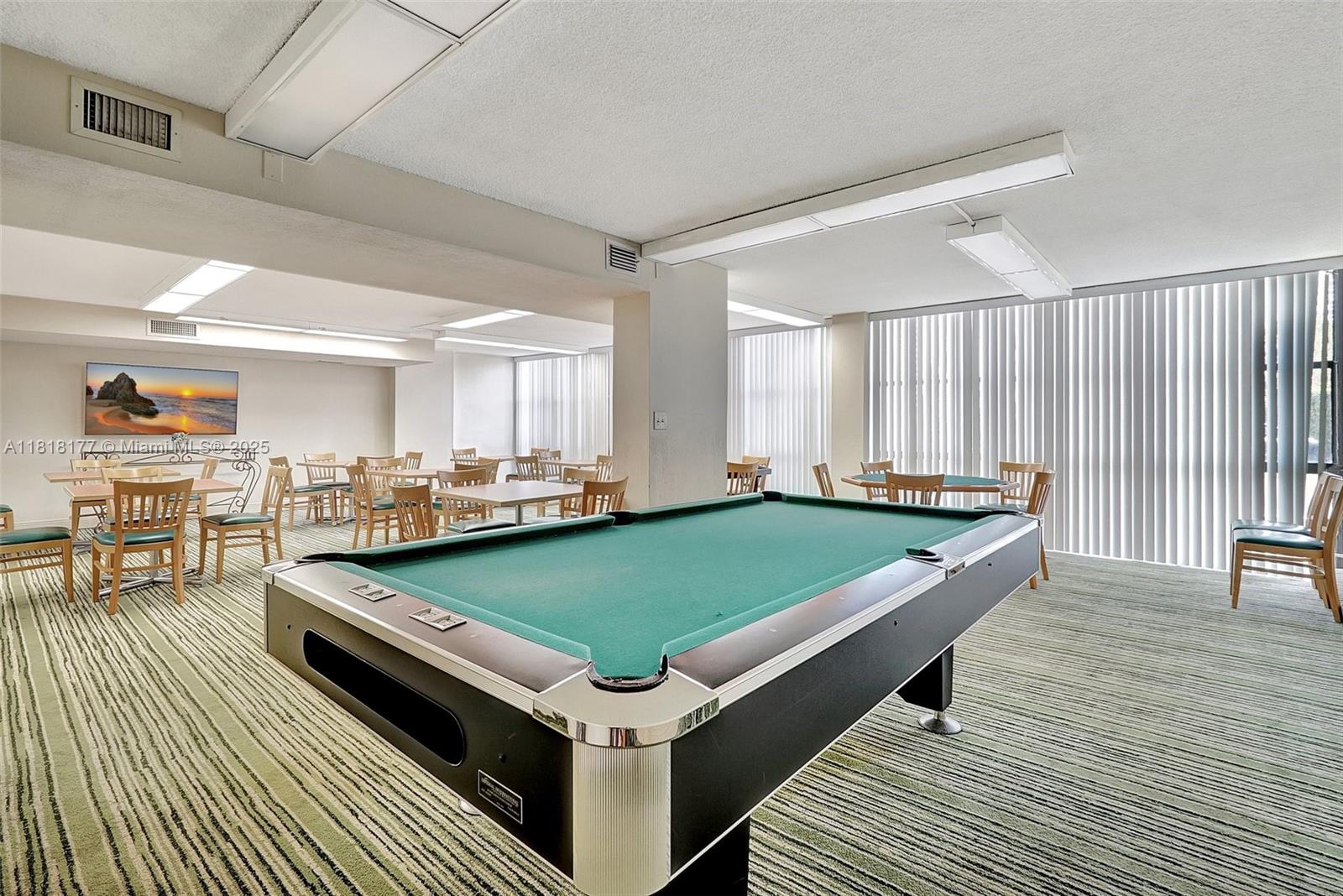 1000 Parkview Dr #811, Hallandale Beach, Florida image 28