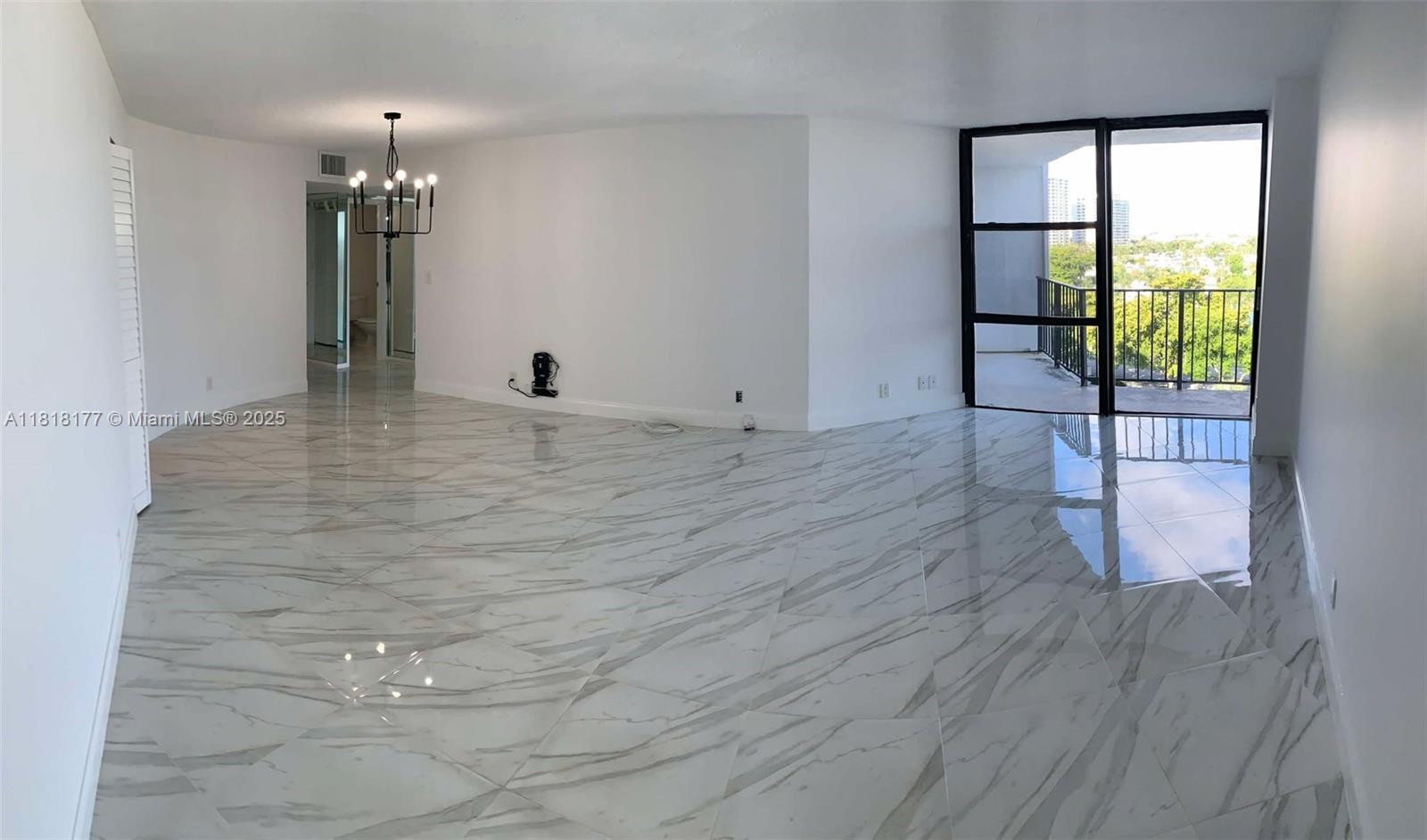 1000 Parkview Dr #811, Hallandale Beach, Florida image 3