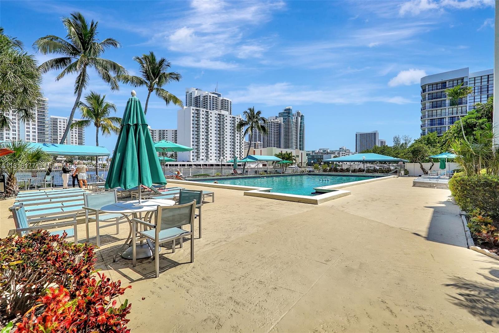 1000 Parkview Dr #811, Hallandale Beach, Florida image 30