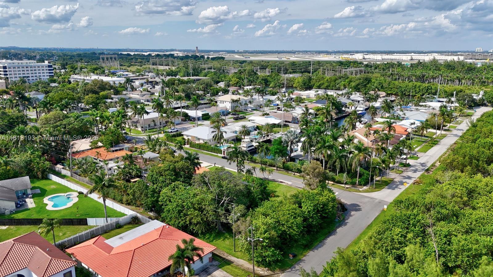 230 NE 2nd Pl, Dania Beach, Florida image 14